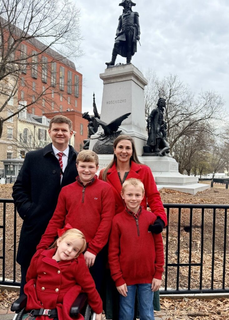A happy amily of five